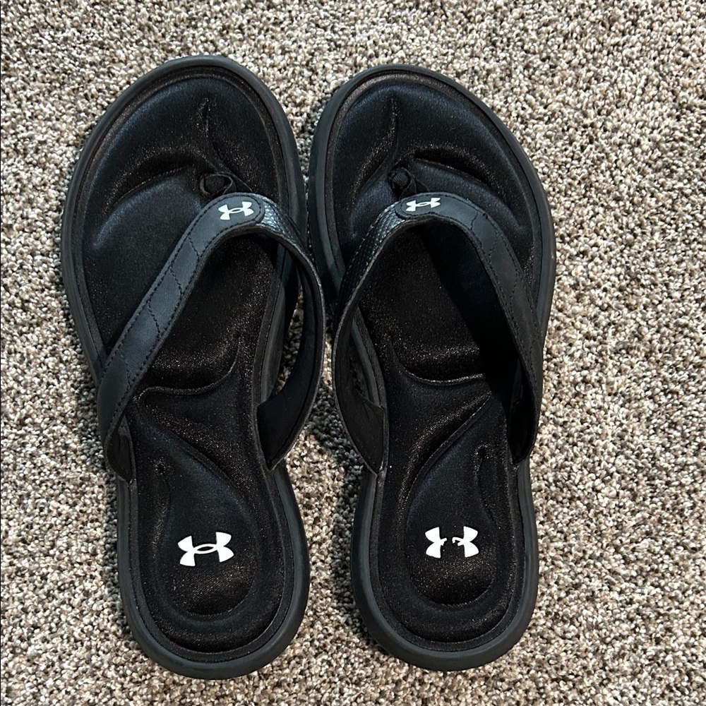 Under Armour Black Cushioned Flip-Flop Sandals
